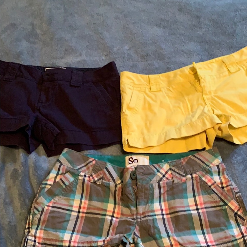3 pairs of short shorts